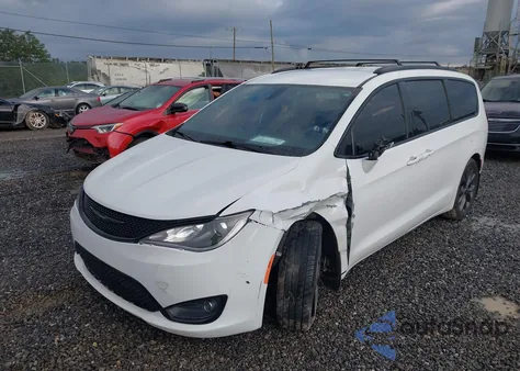 2018 Chrysler Pacifica Touring Plus z USA, uszkodzony, nr VIN 2C4RC1FGXJR226921
